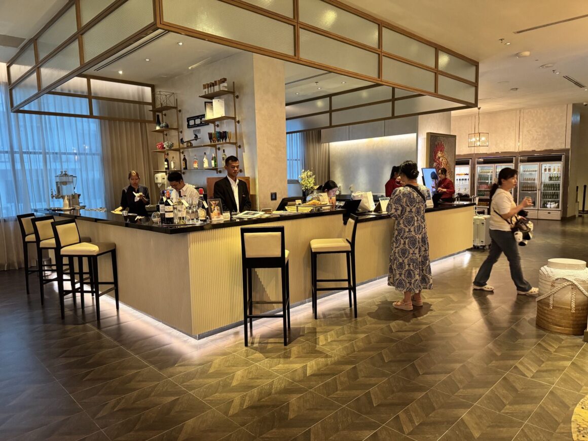 Hyatt Place Bangkok Lobby 2