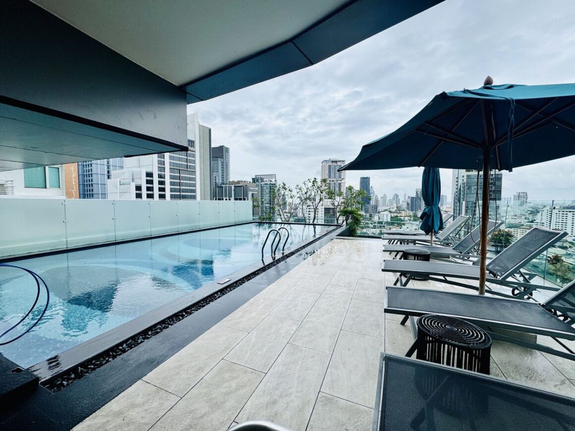 Hyatt Place Bangkok Swimming Pool