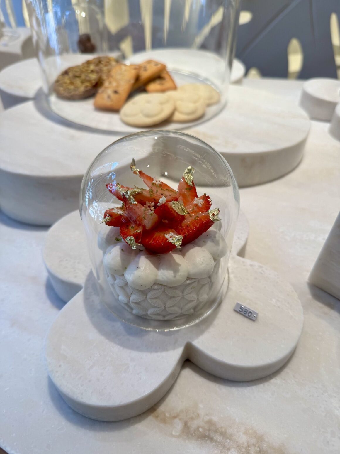 LV THE PLACE BANGKOK Cake 1