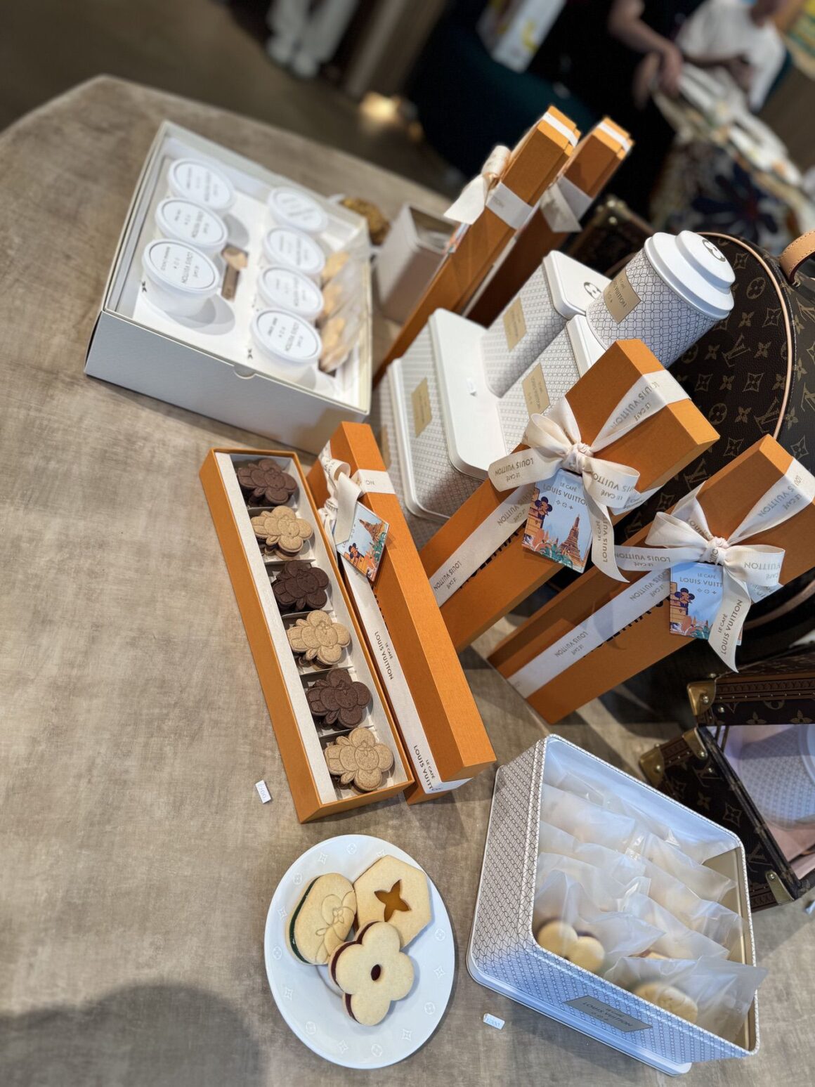 LV THE PLACE BANGKOK Cookie